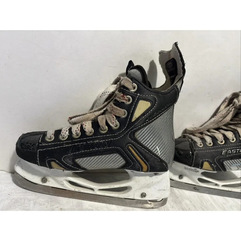 Easton Ice Hockey Skates Kids Size 4.5R WORN